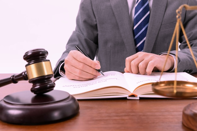 law-attorney-services"